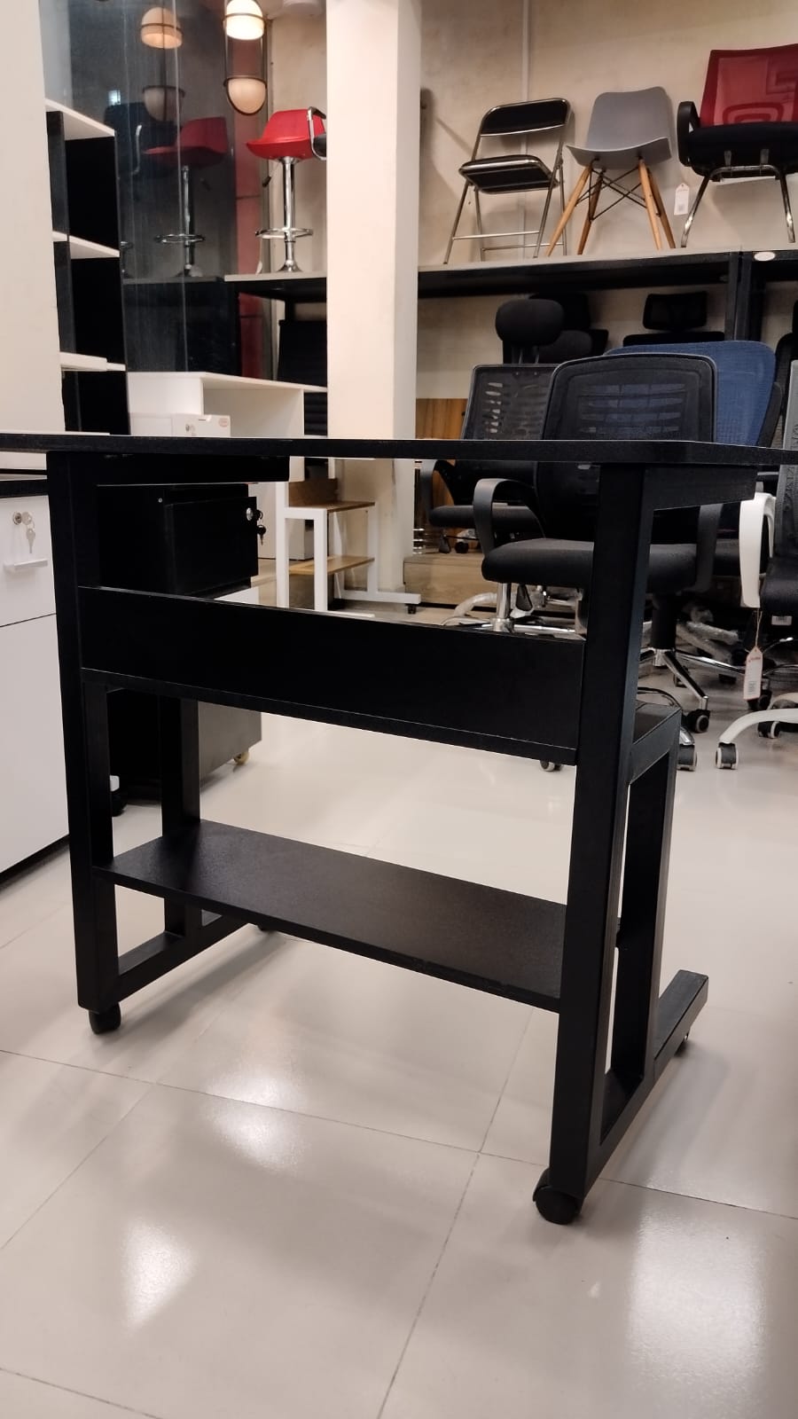 মুভেবল তিন লেয়ার বিশিষ্ট ল্যাপটপ, ডেক্সটপ এবং রিডিং টেবিল